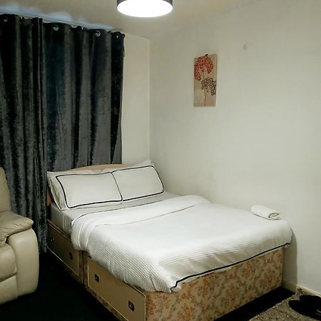 Cozy Private Room กลาสโกว์ ภายนอก รูปภาพ