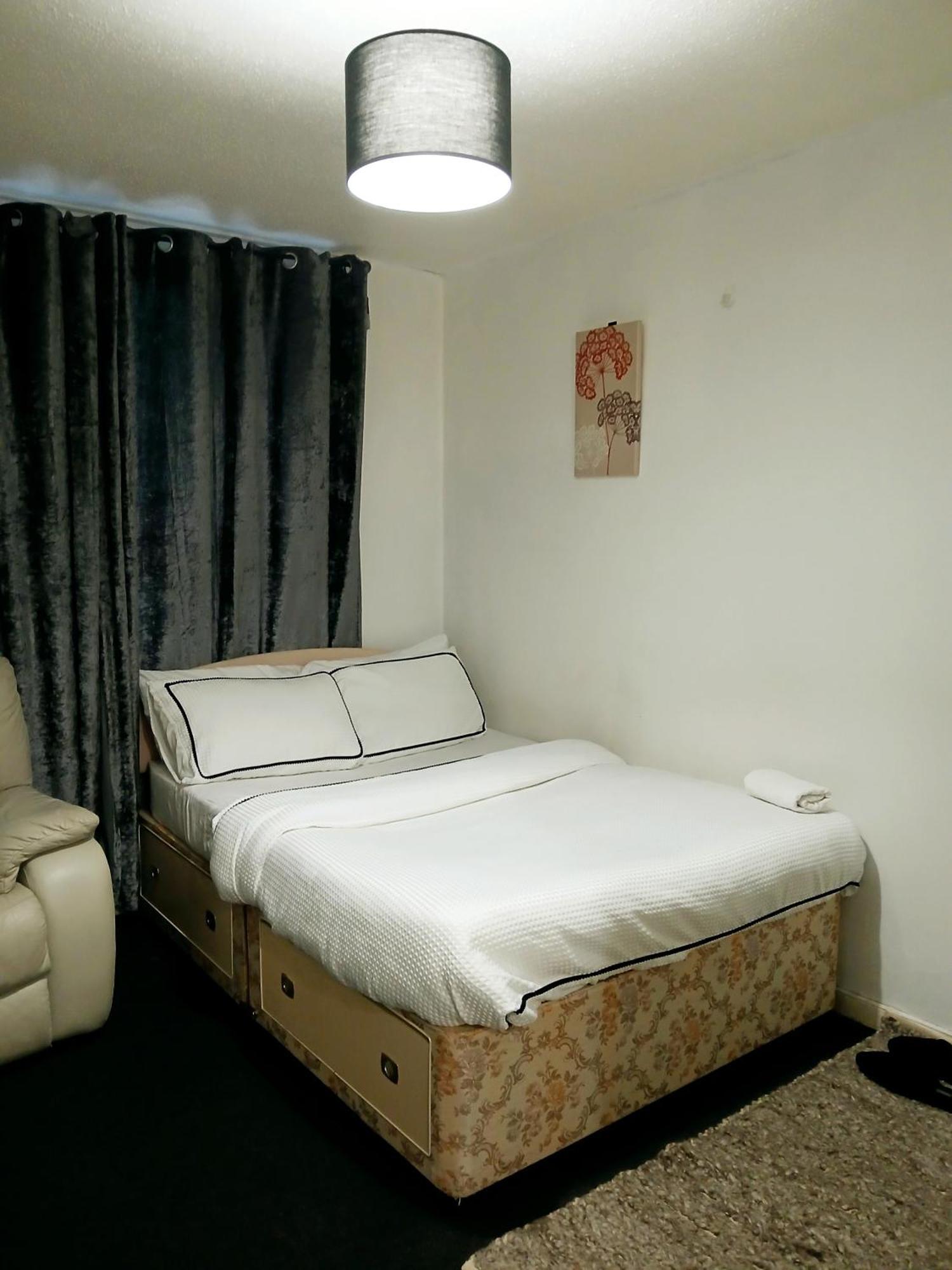 Cozy Private Room กลาสโกว์ ภายนอก รูปภาพ